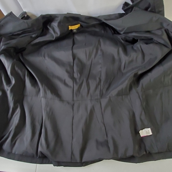 St. John SoCa Moto Style Jacket Size M Zipper Details Lined Structured Office - Picture 6 of 15